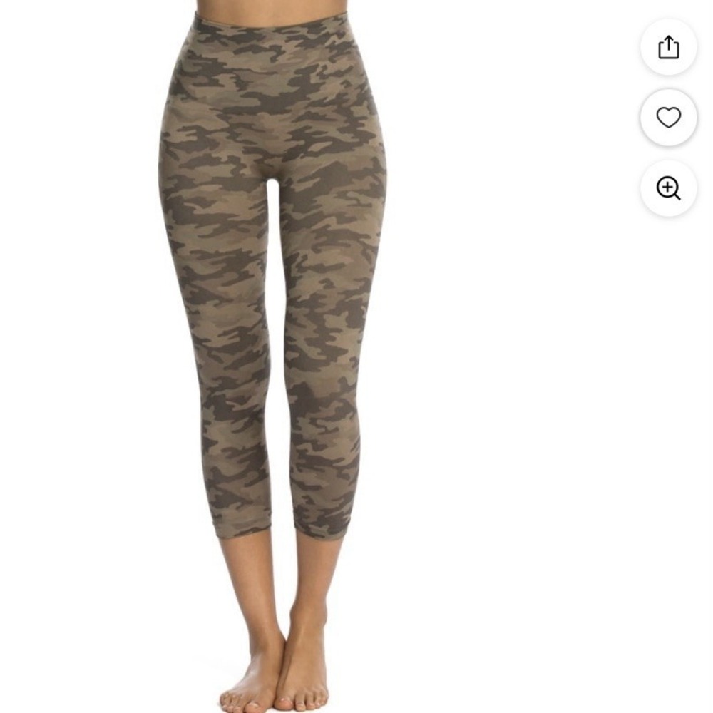 Spanx Look at Me Now Small Seamless Camo Leggings Olive Cropped